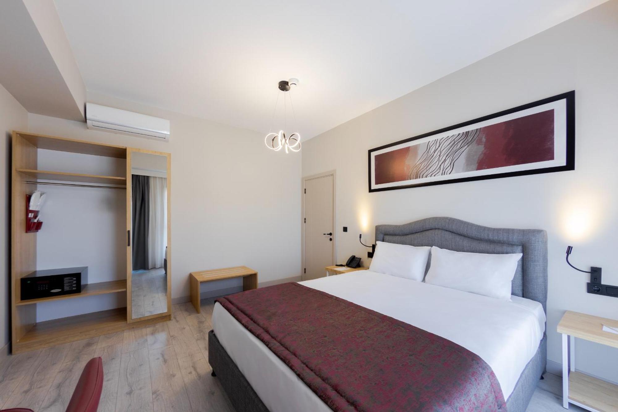 Hotel Western & Residences 4*